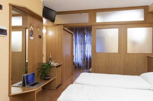 hotel-lanz-livigno-camera-familiare-letto-750x330 hotel-lanz-livigno-camera-familiare-letto-750x330
